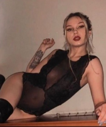 Красотка 👄
Я - индивидуалка, сочетающая в себе нежность и страсть 🌹 Со мной ты окунешься в мир наслаждения и приятных эмоций ❤️
Я опытная и знаю, как доставить удовольствие мужчине 🌟 В моих услугах входит все, что ты задумаешь: классический секс, оральные ласки, глубокий минет и многое другое 😏
Наши встречи пройдут в комфортной обстановке, никаких посторонних глаз 👀 Я живу в Москве и готова принять тебя у себя в уютной квартире 🏢
Мои фото полностью соответствуют действительности, а мои клиенты оставляют только положительные отзывы, которые ты можешь увидеть на моей страничке 💕
Звони мне, и я подарю тебе незабываемый опыт, который ты не сможешь забыть 🌙✨ Елизавета